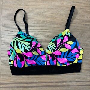 PINK Victoria's Secret Wear Everywhere Wireless Lightly Lined T-Shirt Bra. 34C